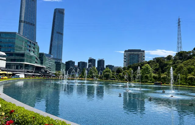 Vadi Istanbul luxury residences with pool and towers, Maslak