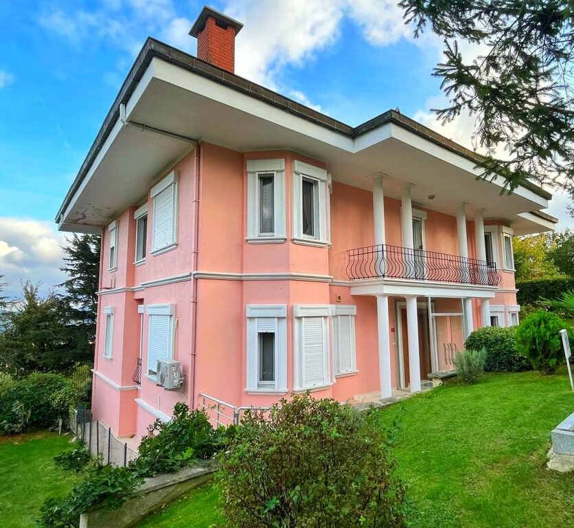 Bosphorus View Villa For Sale in Istanbul 20