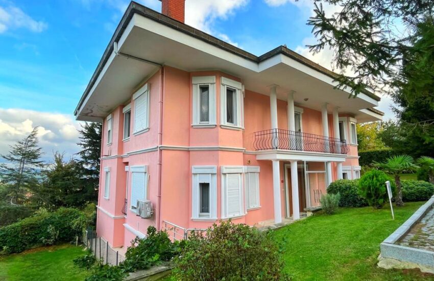 Bosphorus View Villa For Sale in Istanbul 20
