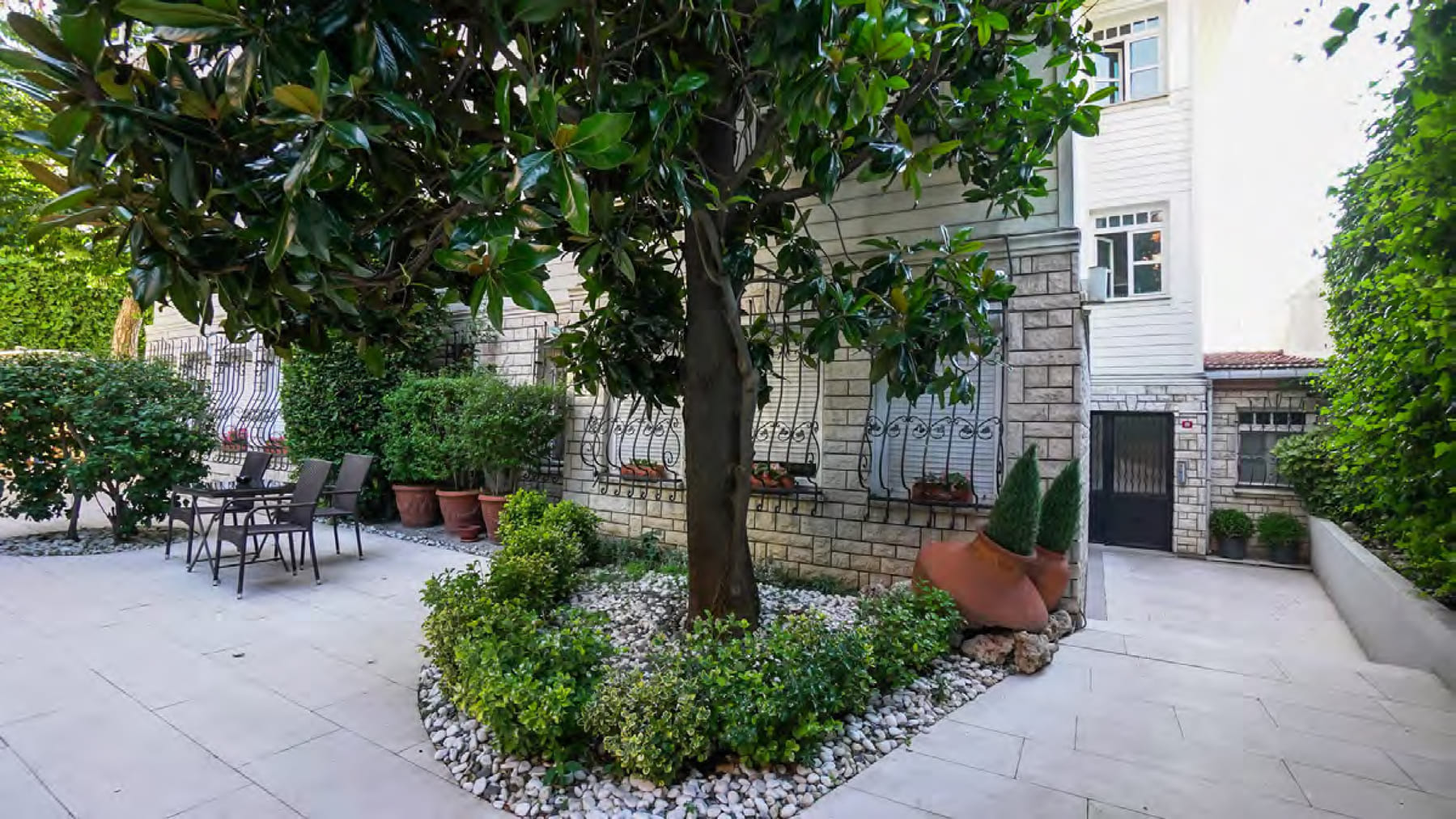 Sea Front Villa in Istanbul For Sale (2)