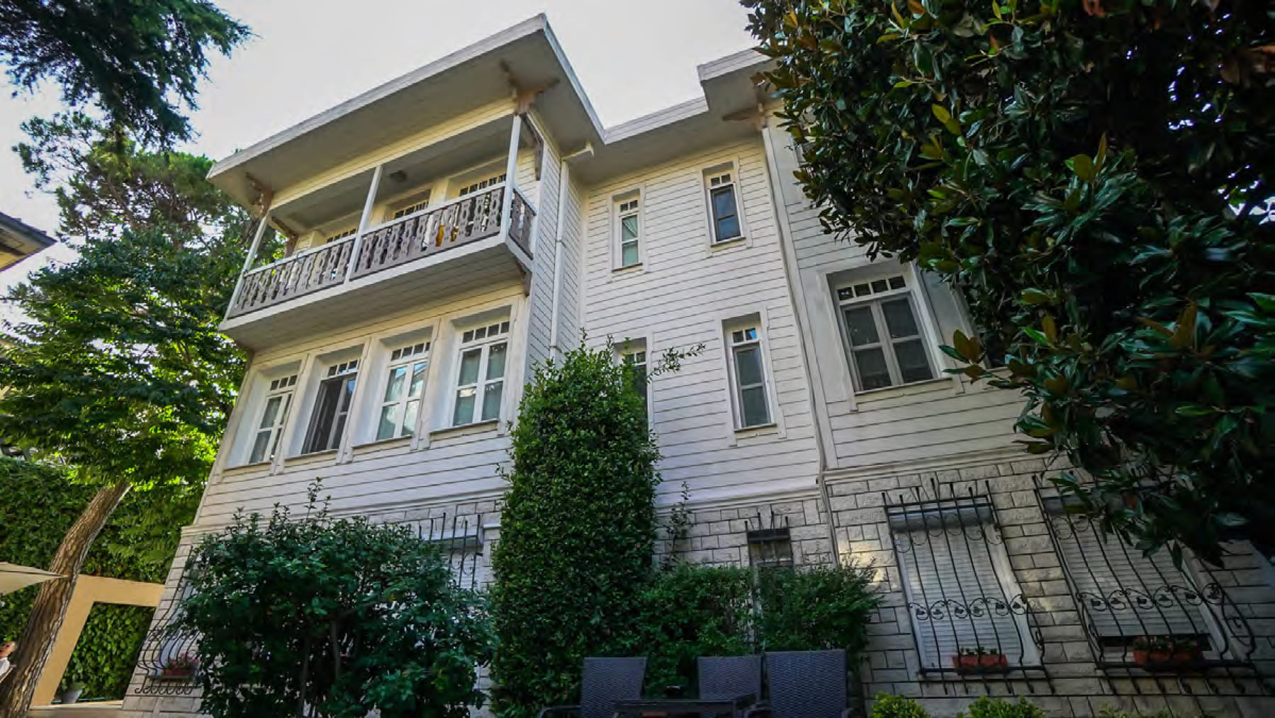 Sea Front Villa in Istanbul For Sale (3)