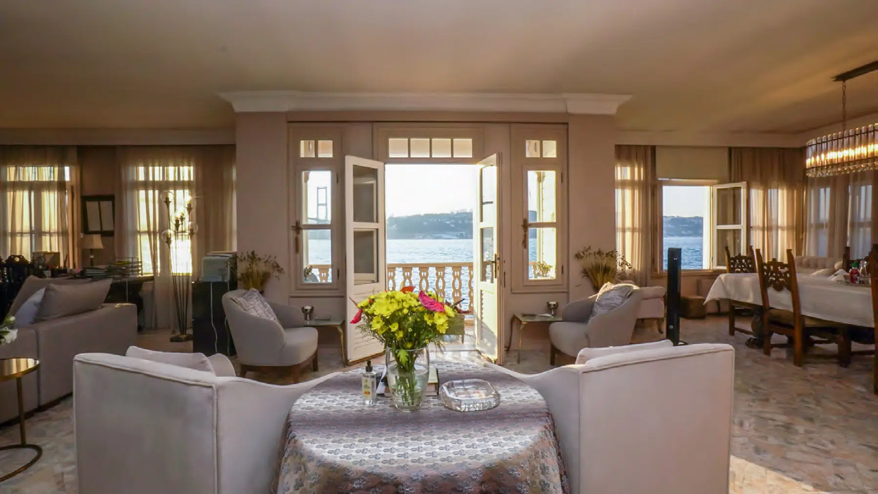 Istanbul Bosphorus Mansions History 27 Sea Front Villa in Istanbul For Sale (32)