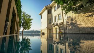 Sea Front Villa in Istanbul For Sale 7