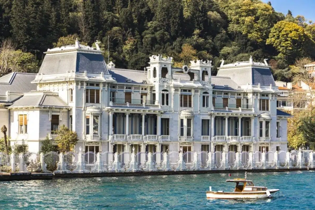 Istanbul Bosphorus Mansions History 10 hidiva sarayi