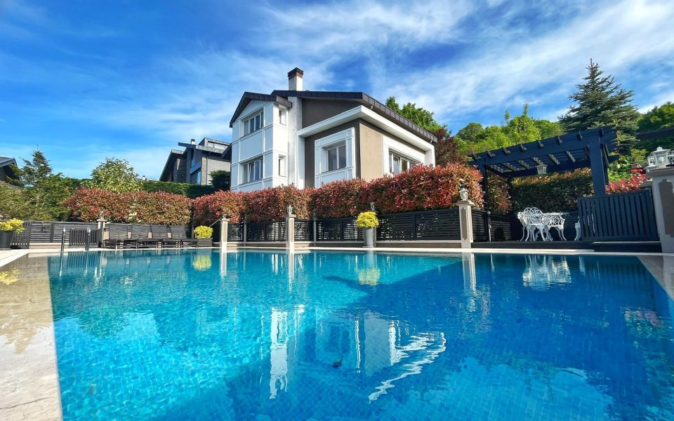 Istanbul Zekeriyakoy Triplex Villa For Sale (1)