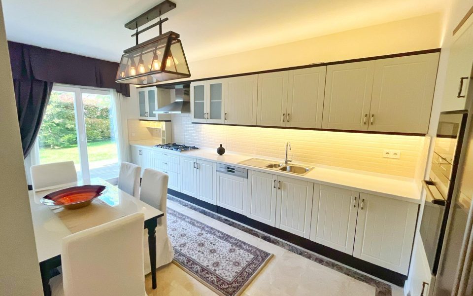 Istanbul Zekeriyakoy Triplex Villa For Sale (1)