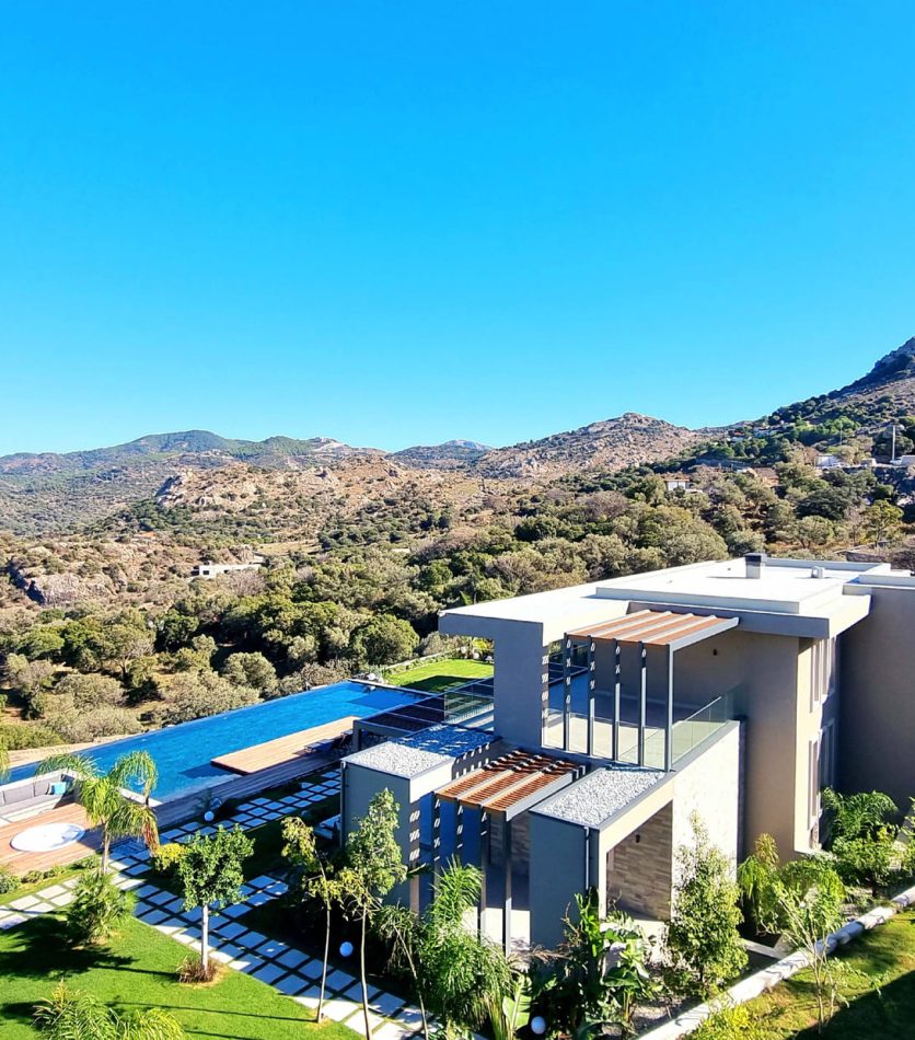 Mansion for sale in large plot in Bodrum 1