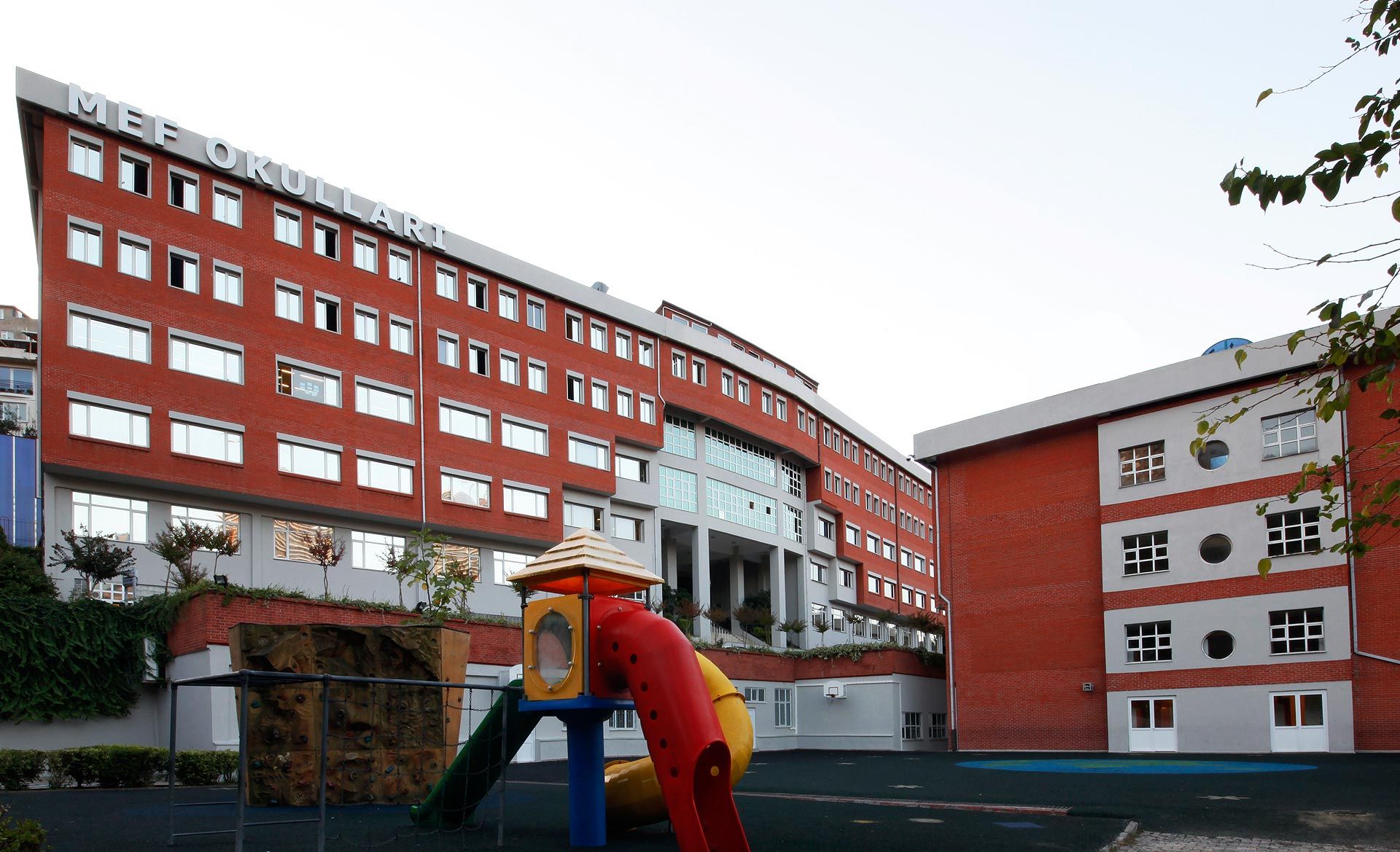 Foreign education schools in Istanbul and their addresses 3 MEF International School