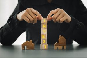What is the 2 rule for property investment